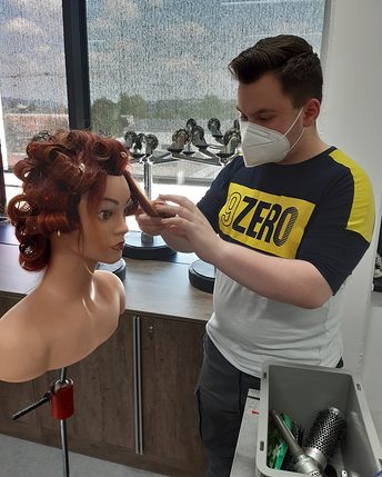 Berufsorientierung Friseur & Kosmetik